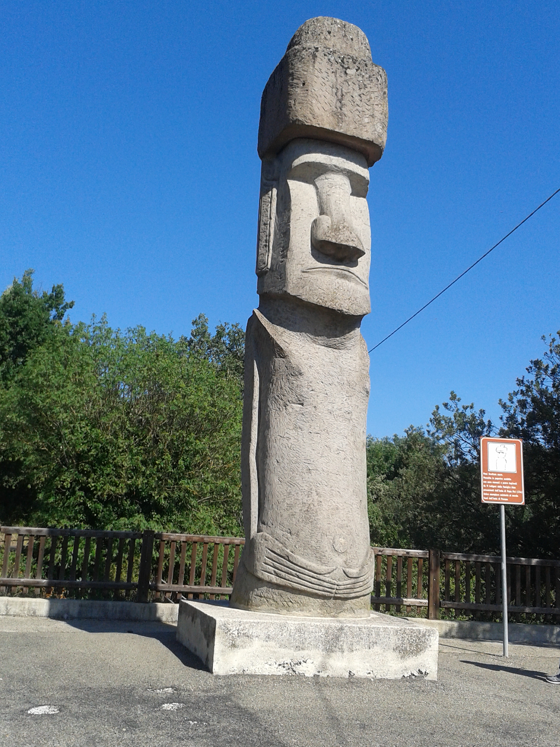 MOAI PRODOTTO CON PEPERINO DAGLI ABITANTI DELL'ISOLA DI PASQUA. UNICO ESEMPLARE FUORI DALL'ISOLA!